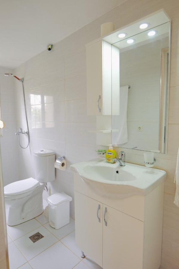 Seferi'S Apartament Apartment Sarande Ngoại thất bức ảnh